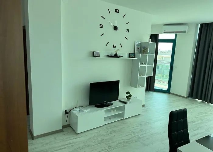 Spacious And Cozy In Complex Del Sol Primorsko
